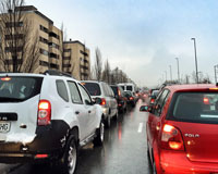 El tráfico ha colapsado Sarriguren esta mañana