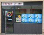 Abre en Sarriguren una nueva tienda de alimentación y chucherías