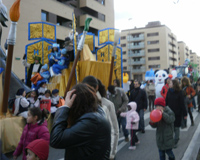 La Cabalgata de los Reyes Magos ha llegado esta tarde a Sarriguren