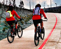 Desde hoy los menores de 16 deben usar casco al montar en bicicleta por Sarriguren