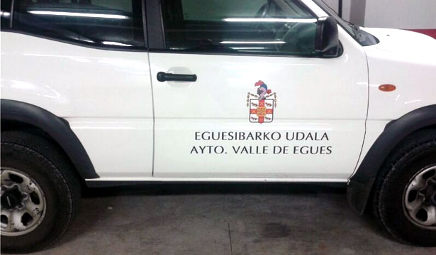 vehiculo_municipal_ayuntamiento_bilingue