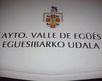 El Ayuntamiento ha empezado a rotular los vehículos municipales en bilingüe