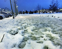 Sarriguren amanece con las aceras llenas de nieve y hielo