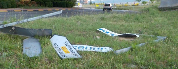 policia_foral_colision_rotonda_sarriguren_senales