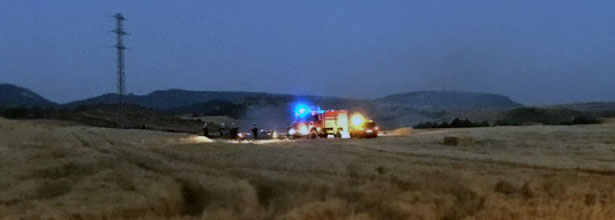 incendio_campo_sarriguren_bomberos