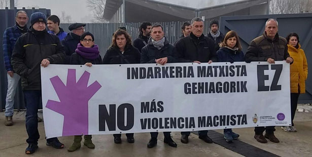 concentracion_ciudad_deportiva_sarriguren_violencia_machista_grupo